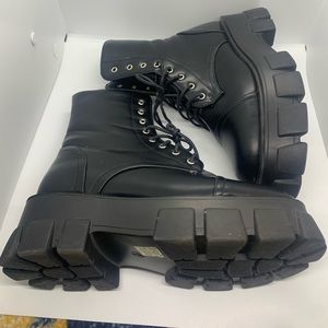 Black combat boots - wide fit